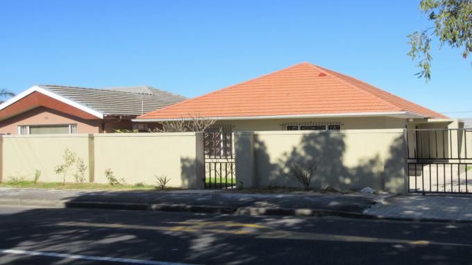 4 Bedroom House for Sale For Sale in Bellville - Private Sale - MR145950