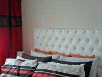 Bed Room 1 - 13 square meters of property in Karino