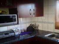 Kitchen - 11 square meters of property in Karino