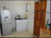 Kitchen - 11 square meters of property in Lenasia South