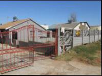 3 Bedroom 1 Bathroom House for Sale for sale in Lenasia South