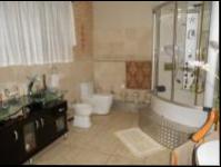 Main Bathroom - 21 square meters of property in Chancliff AH
