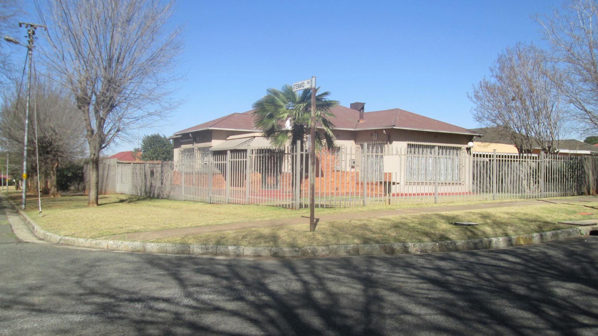 Front View of property in Springs