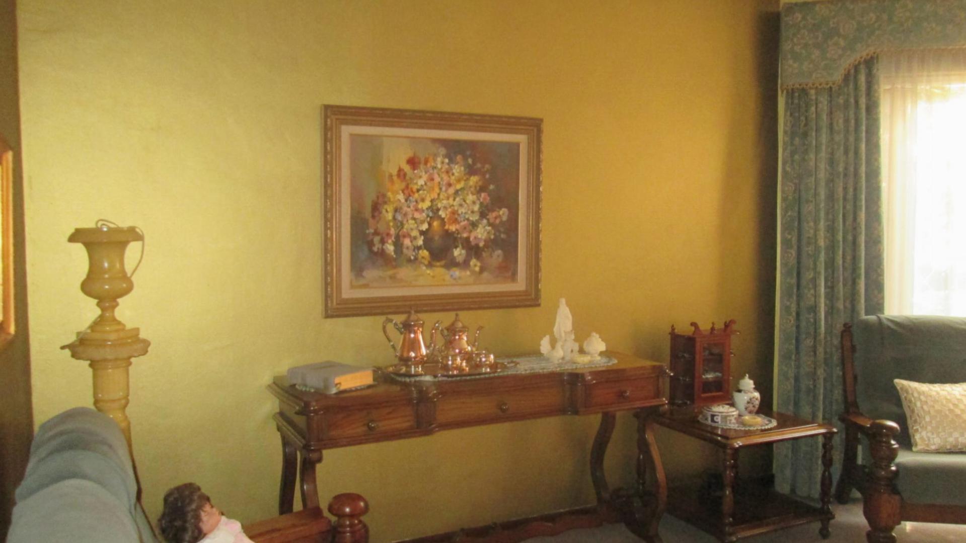 Lounges - 52 square meters of property in Meyerton