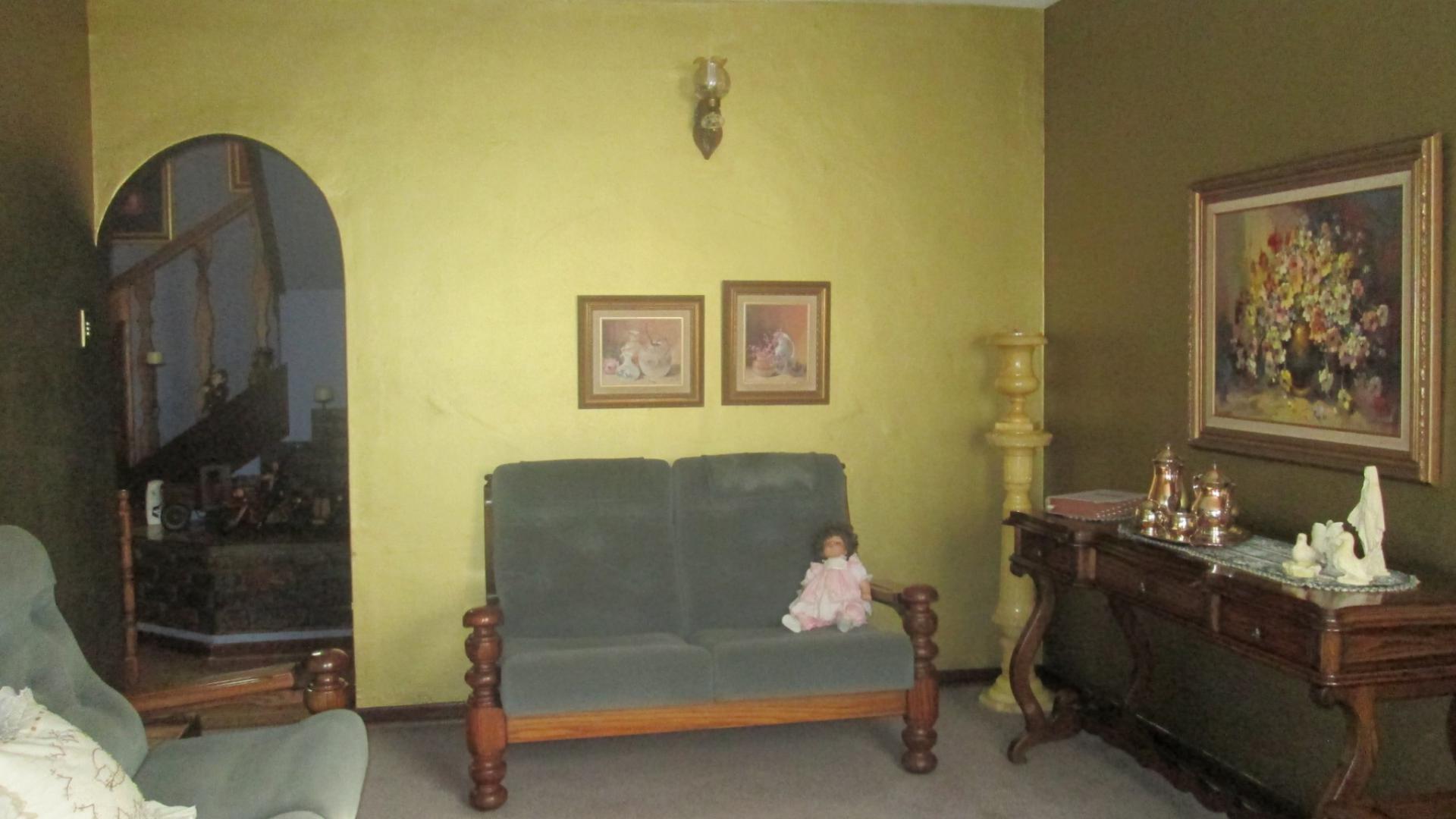 Lounges - 52 square meters of property in Meyerton