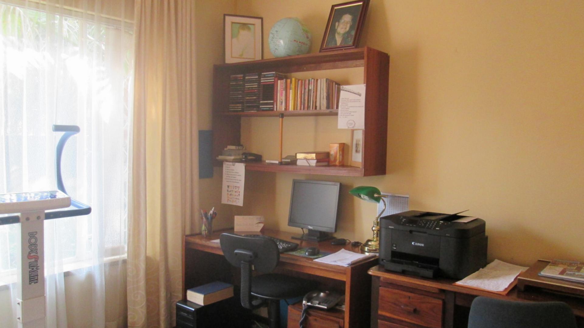 Bed Room 3 - 11 square meters of property in Meyerton