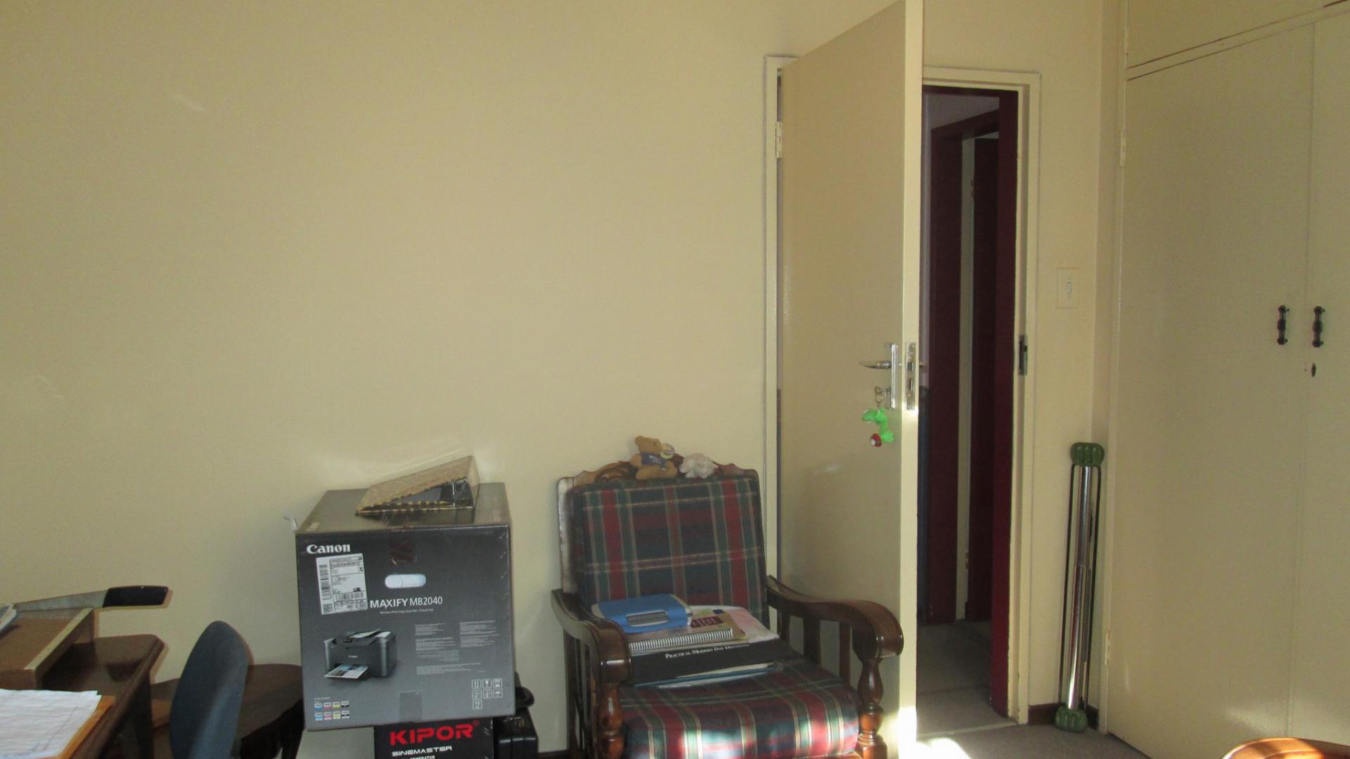 Bed Room 3 - 11 square meters of property in Meyerton