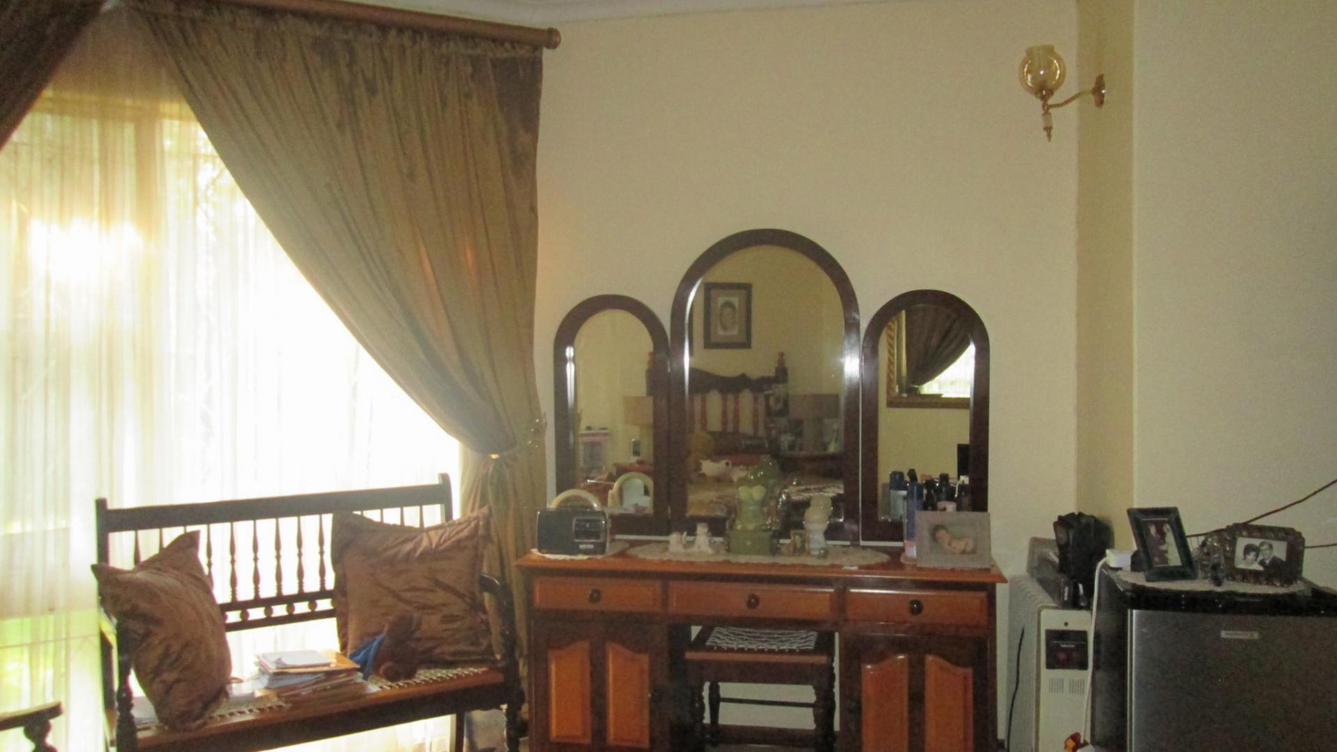 Main Bedroom - 26 square meters of property in Meyerton