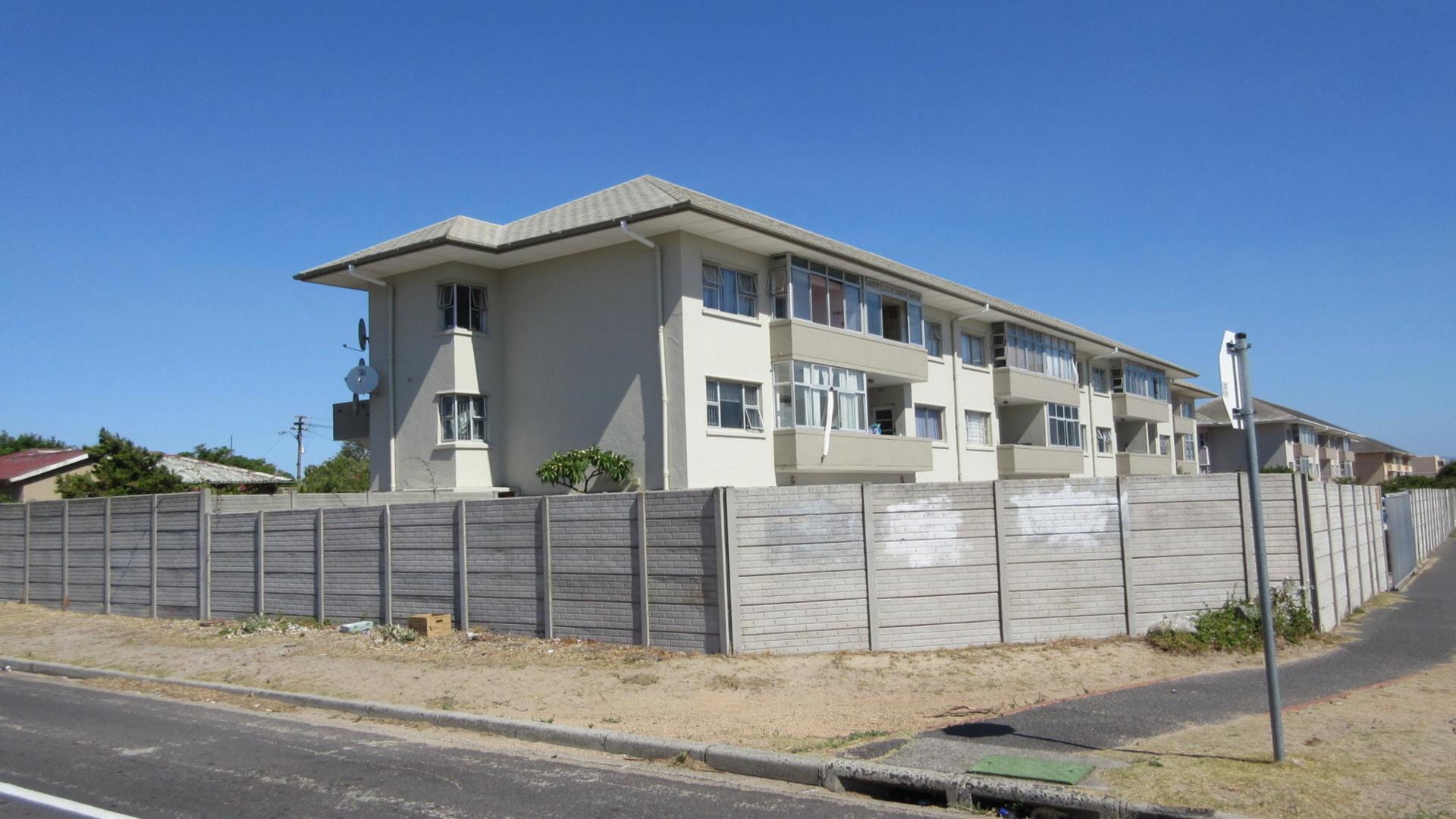 Front View of property in Rugby