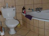 Main Bathroom - 19 square meters of property in Middelburg - MP