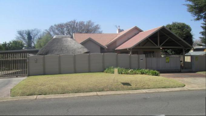 4 Bedroom House for Sale For Sale in Benoni - Home Sell - MR146335