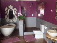 Main Bathroom - 18 square meters of property in Thabazimbi