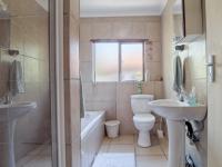 Bathroom 3+ - 7 square meters of property in Willow Acres Estate