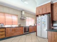 Kitchen - 26 square meters of property in Willow Acres Estate