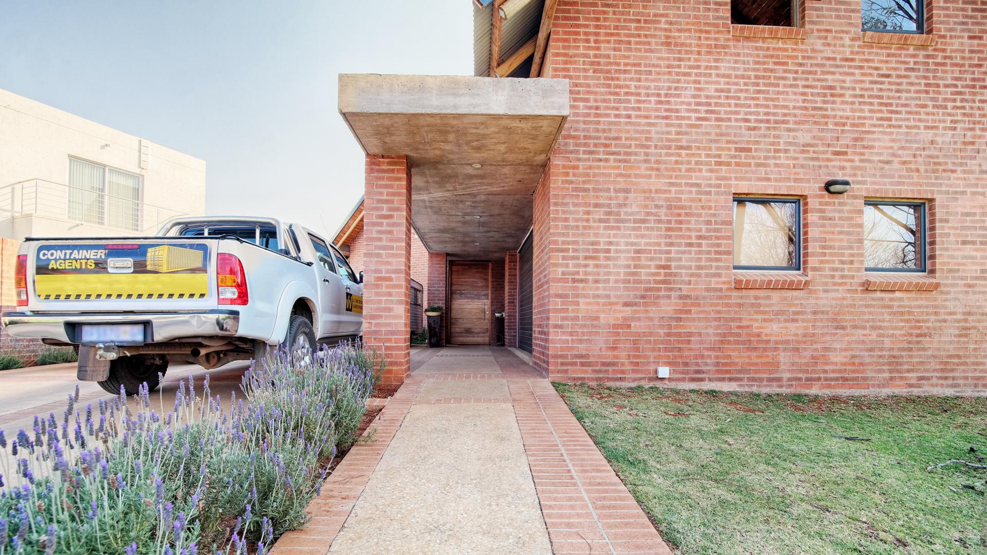 Front View of property in Silverwoods Country Estate