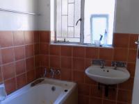 Main Bathroom - 4 square meters of property in Geelhoutpark