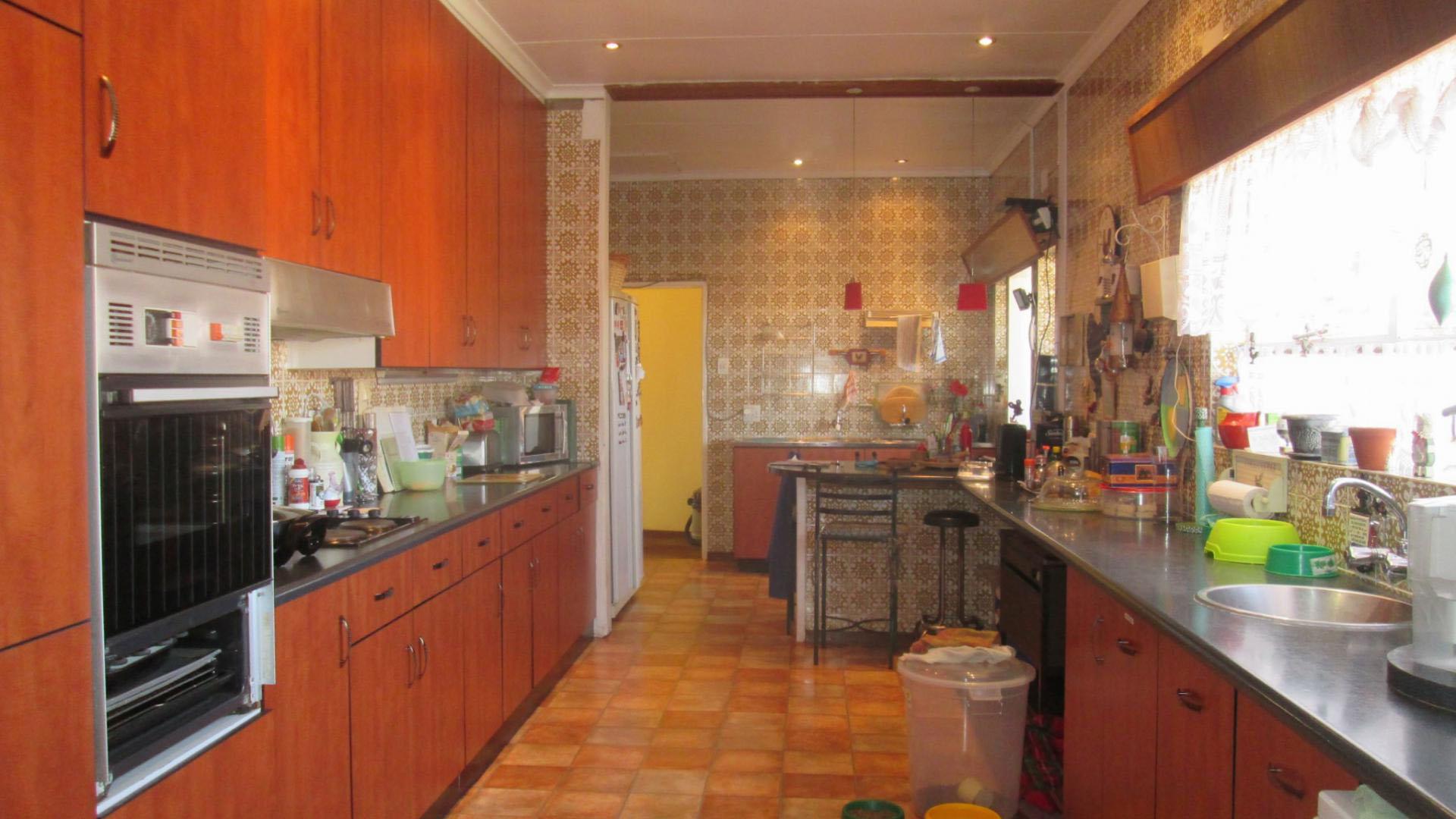 Kitchen - 119 square meters of property in Daggafontein