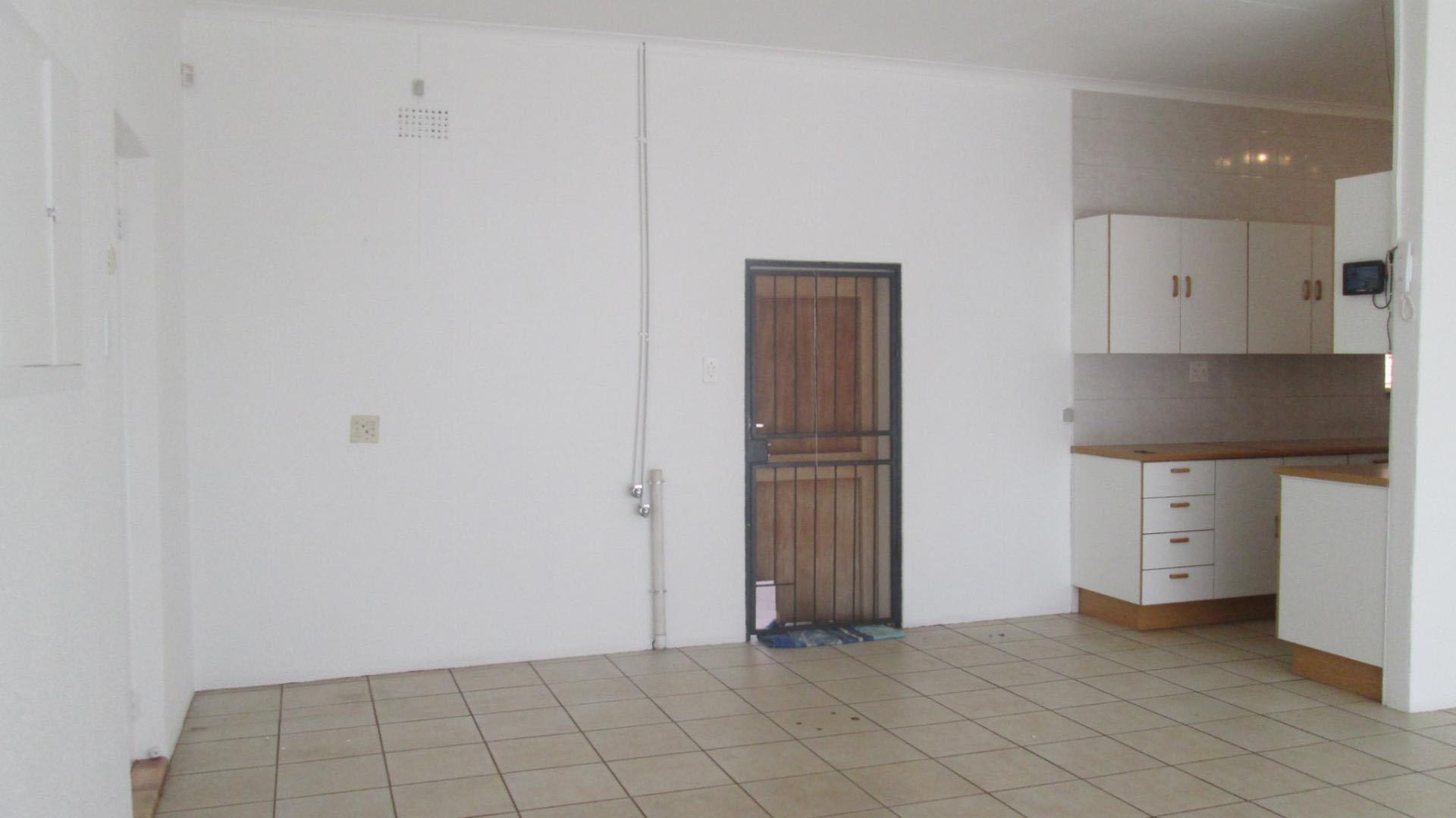 Dining Room - 51 square meters of property in Daggafontein