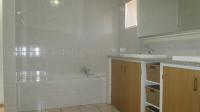 Main Bathroom - 35 square meters of property in Daggafontein