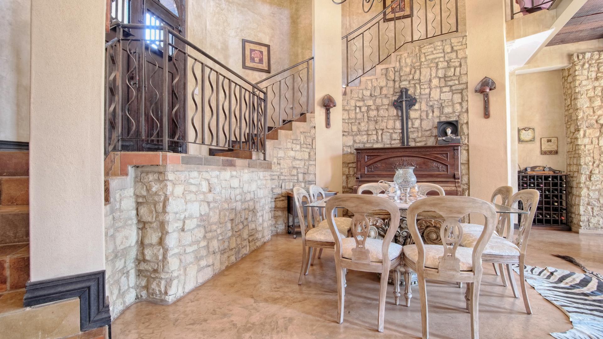 Dining Room of property in The Wilds Estate