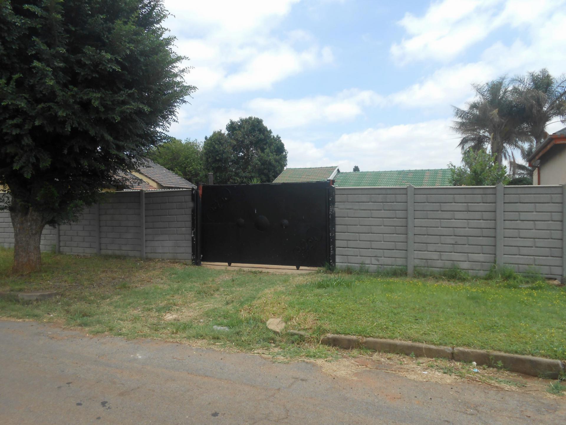 Front View of property in Brakpan