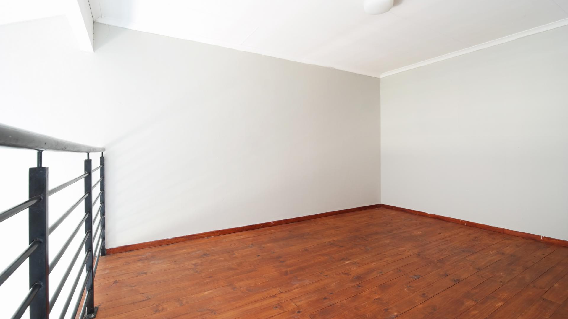 TV Room - 15 square meters of property in The Meadows Estate