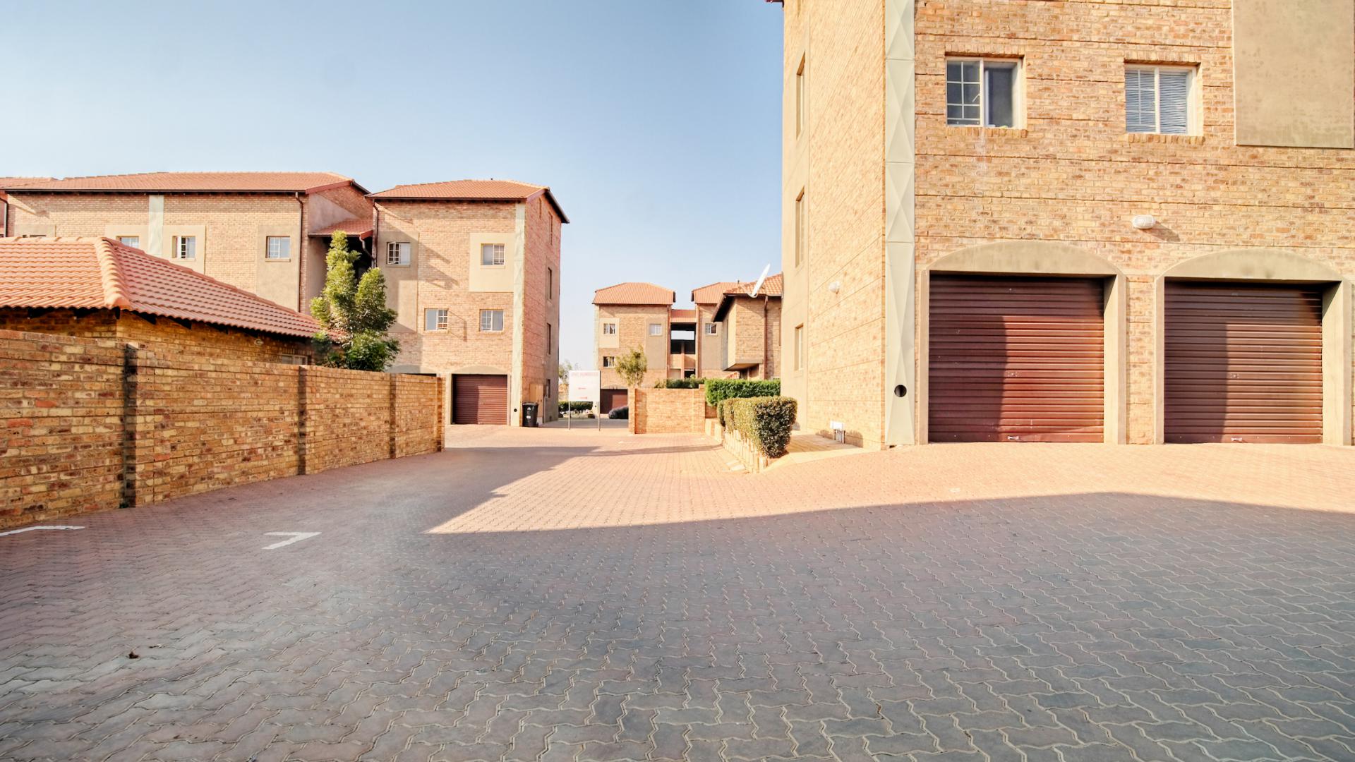 Front View of property in The Meadows Estate