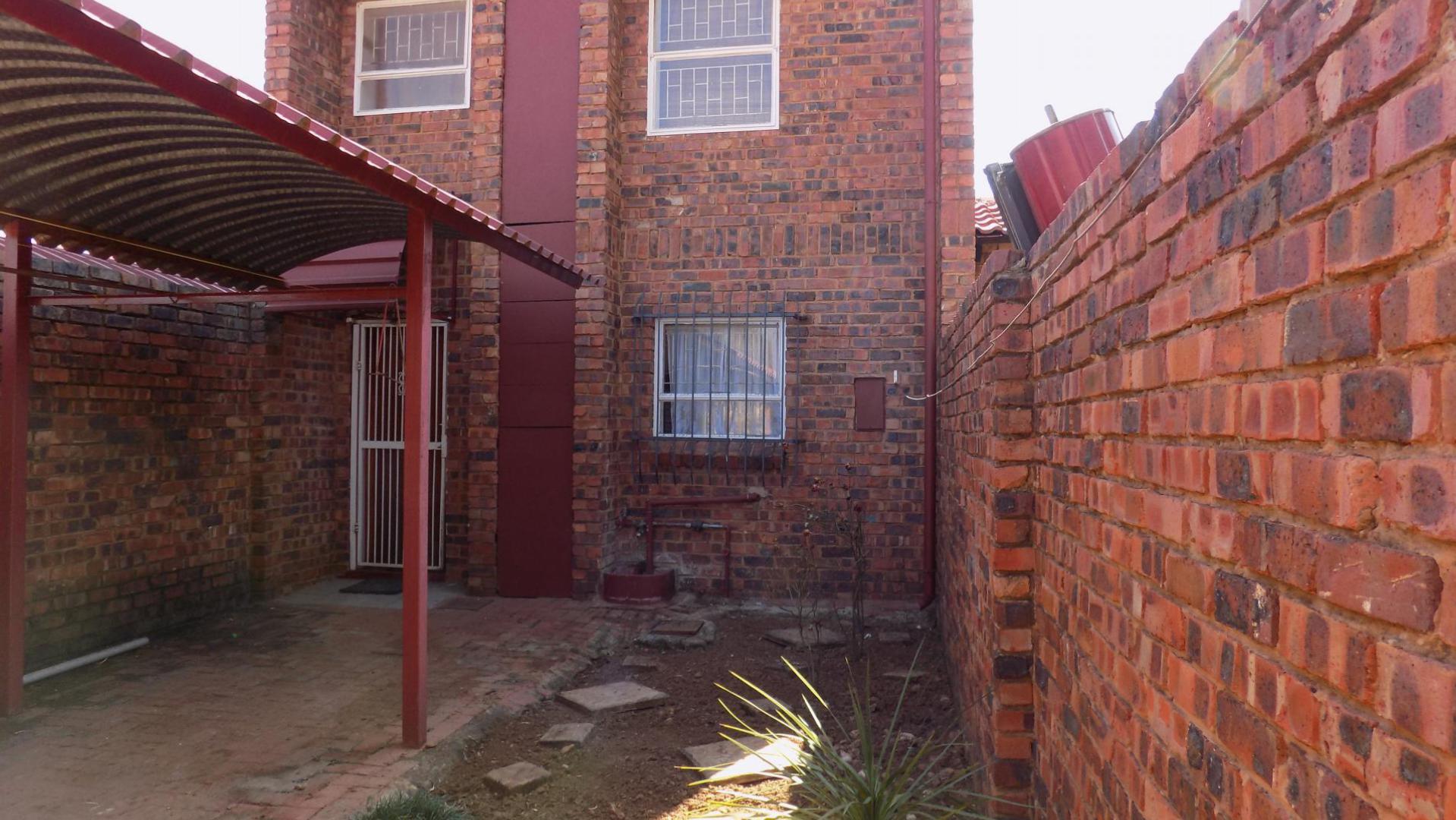 Front View of property in Garsfontein