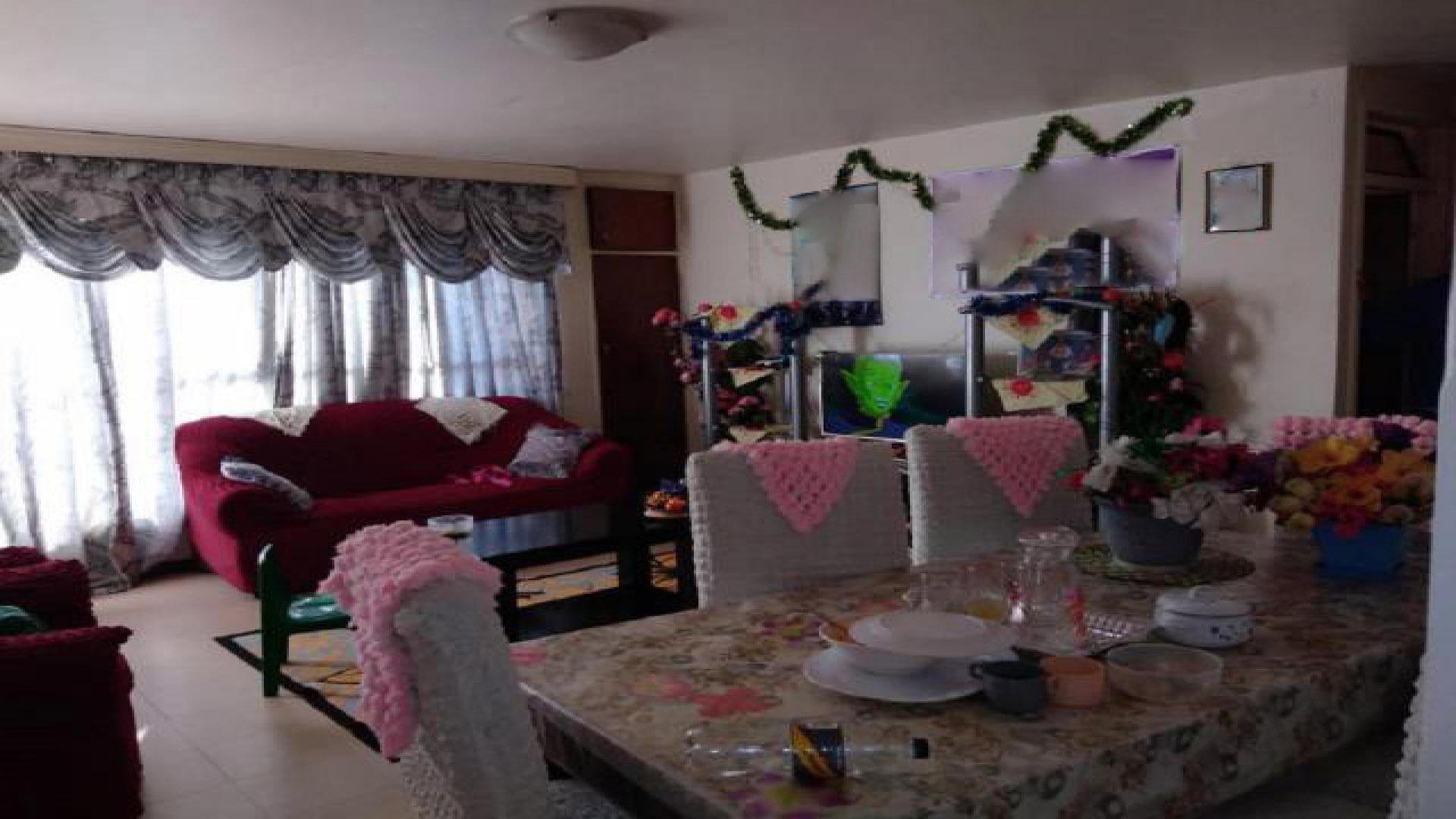 Lounges - 21 square meters of property in Vereeniging