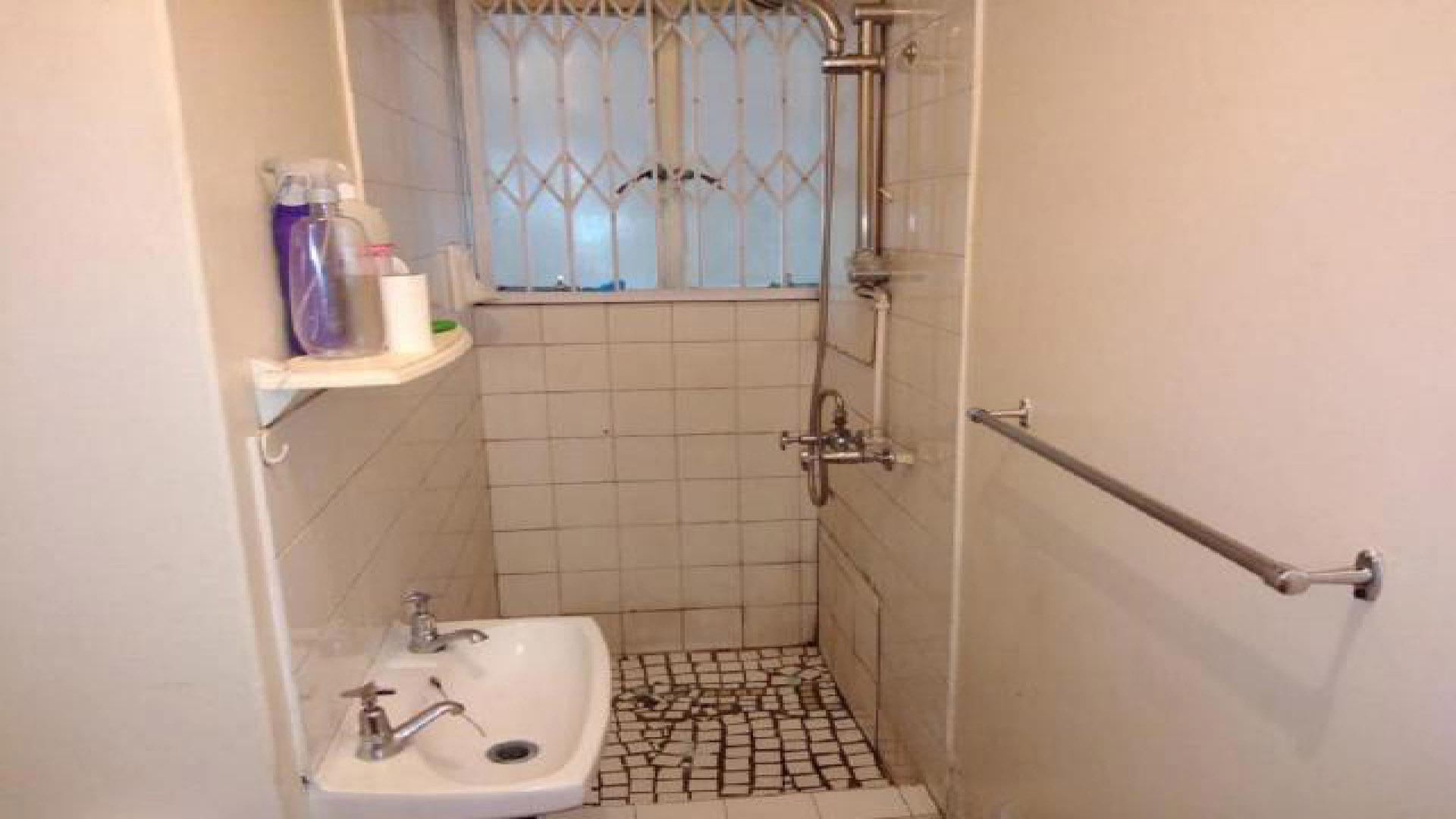 Bathroom 1 of property in Vereeniging