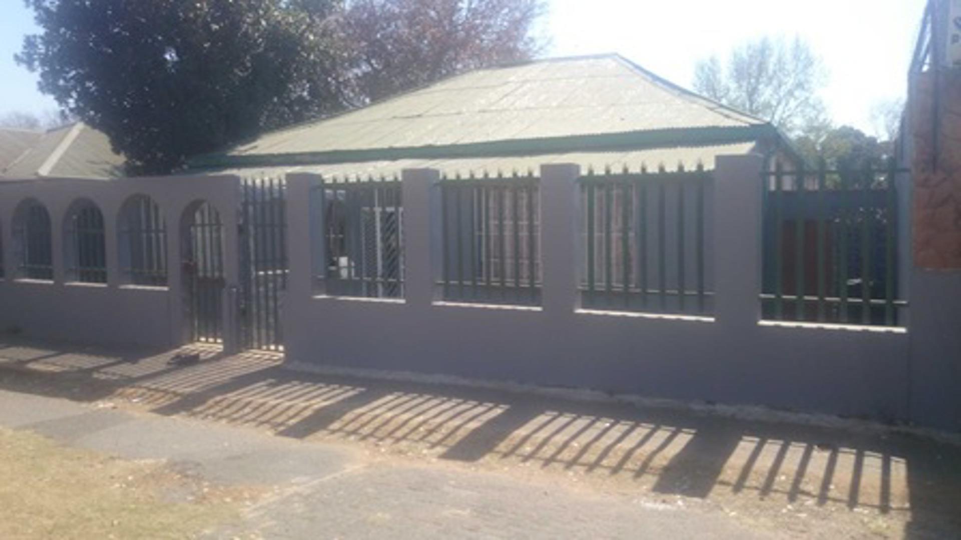 Front View of property in Turffontein