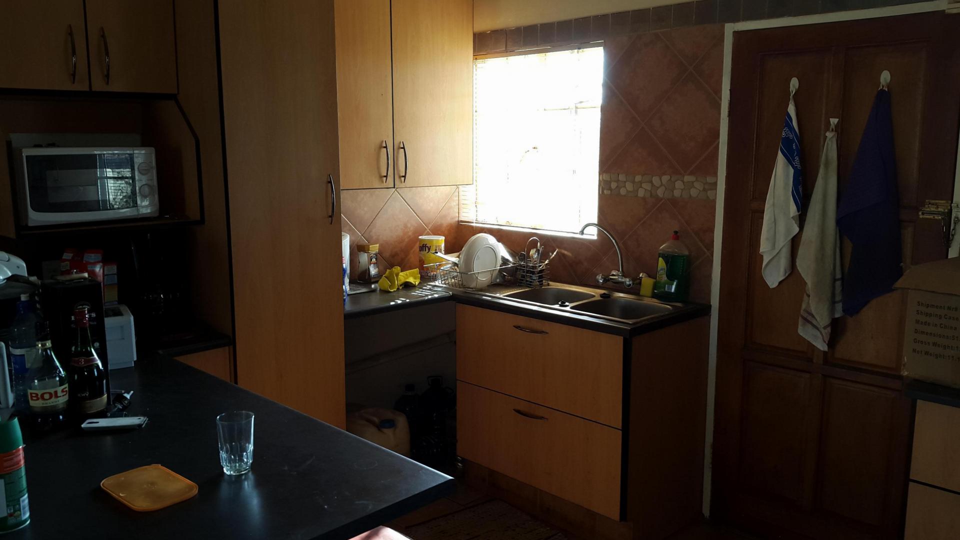 Kitchen - 13 square meters of property in Belfast