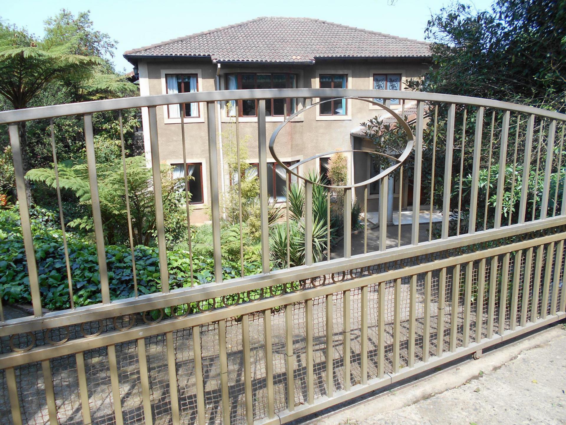 Front View of property in Hilton
