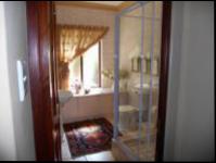 Bathroom 1 - 9 square meters of property in Hilton