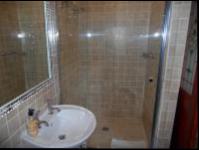 Bathroom 3+ - 14 square meters of property in Hilton