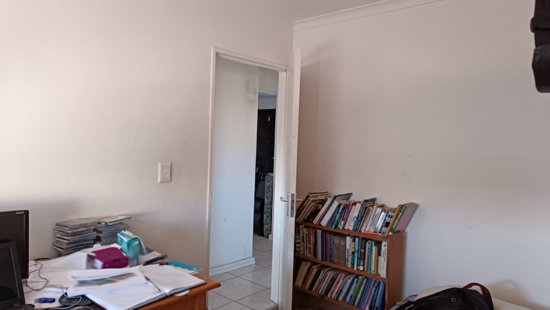 Bed Room 1 - 12 square meters of property in Capricorn