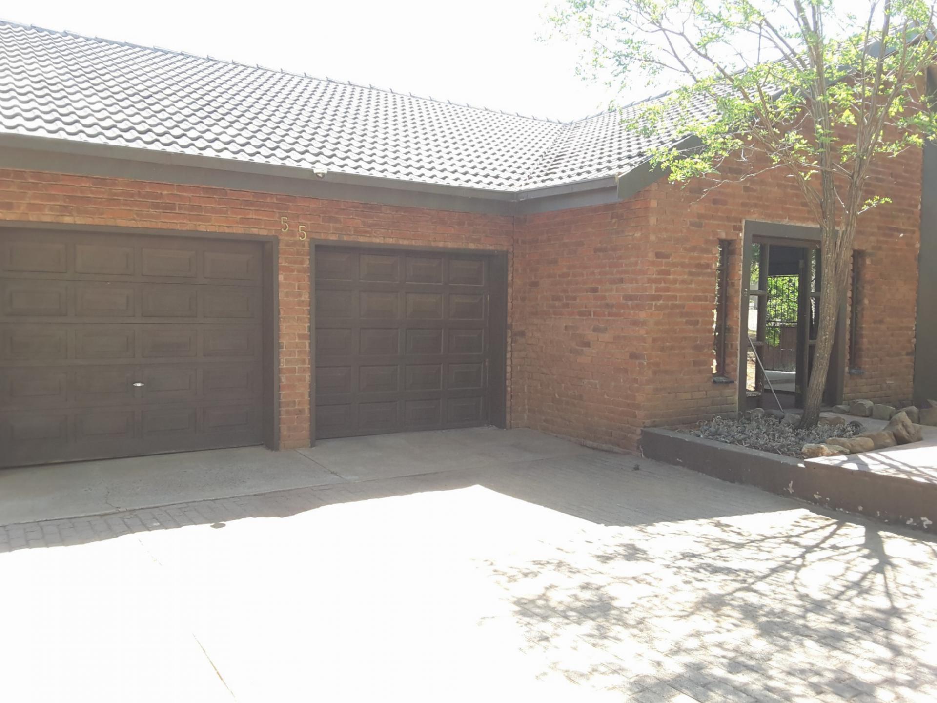 Front View of property in Kroonstad
