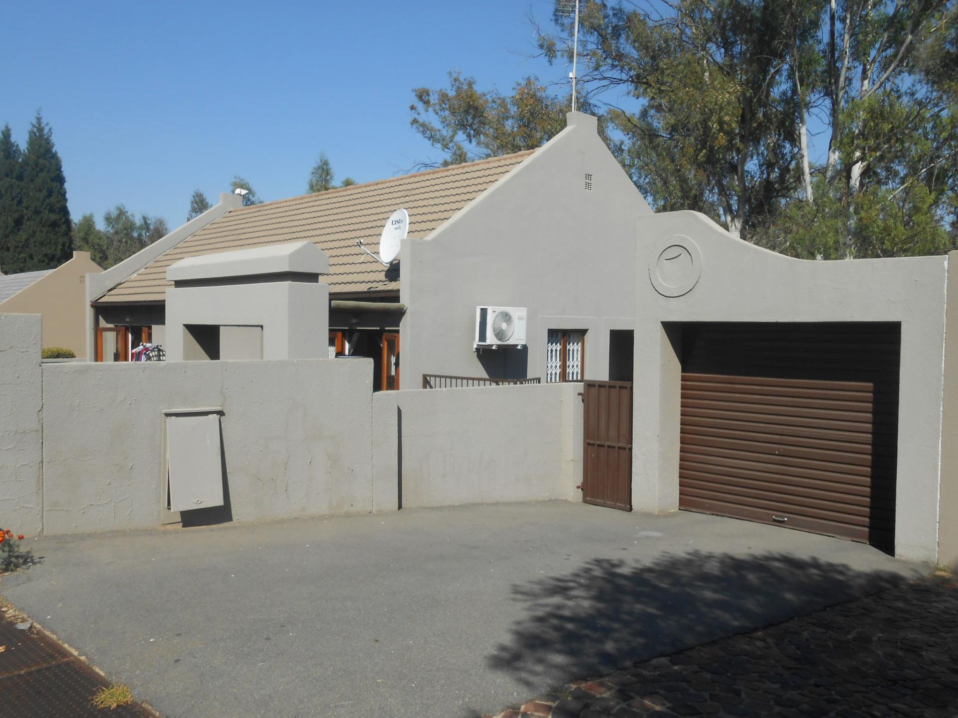 Front View of property in Douglasdale