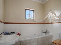 Bathroom 1 - 9 square meters of property in Woodlands Lifestyle Estate