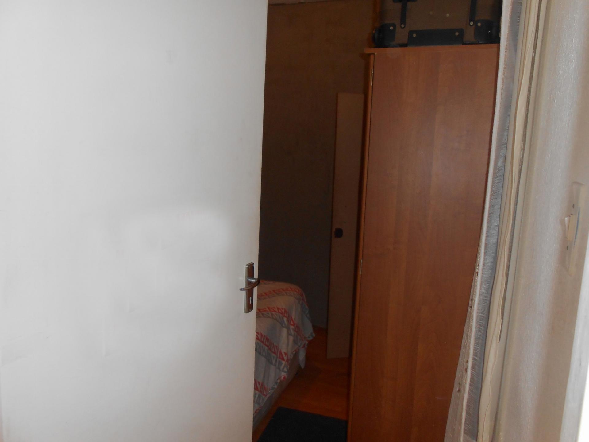 Bed Room 1 - 9 square meters of property in Jeppestown