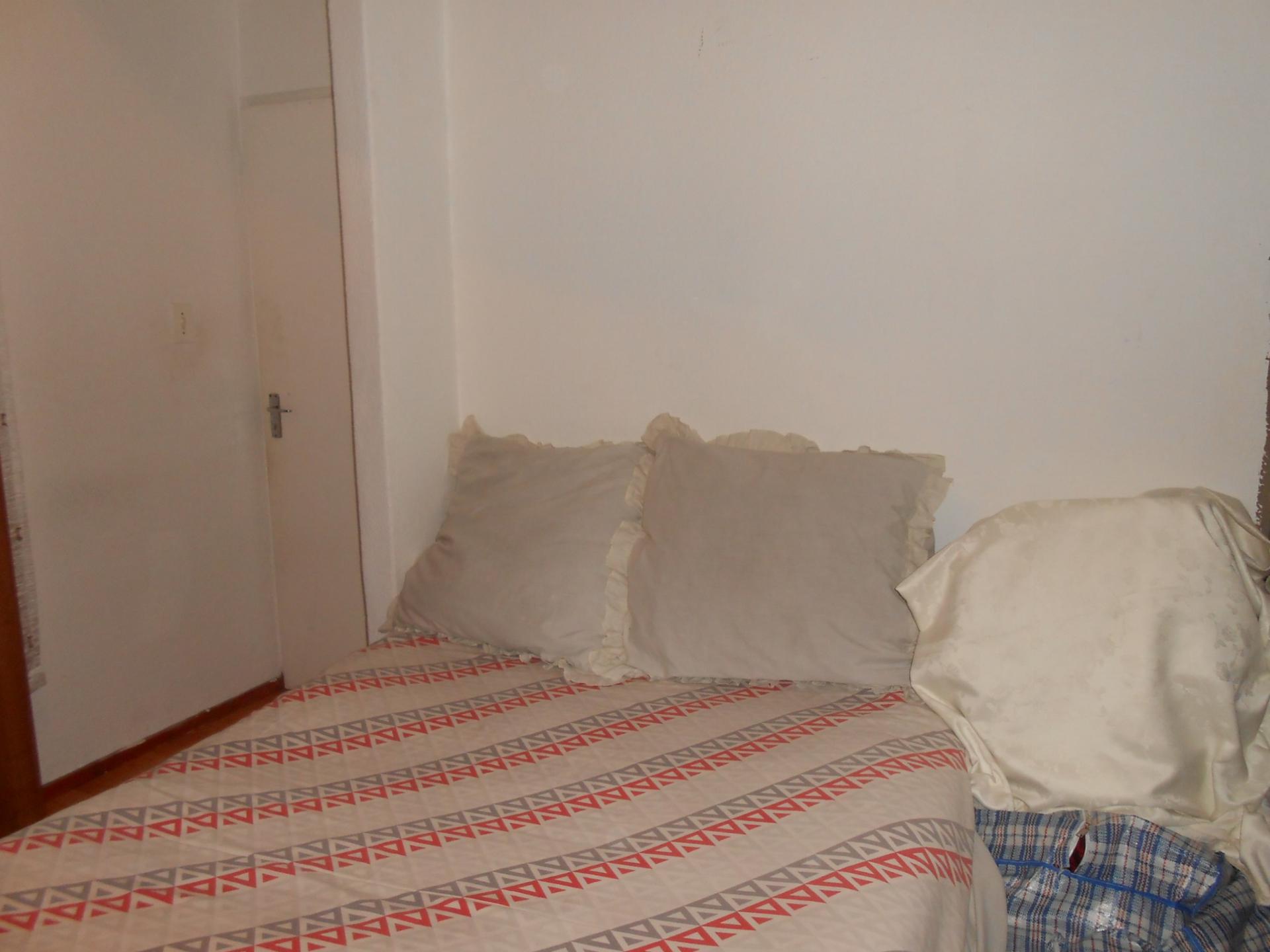 Bed Room 1 - 9 square meters of property in Jeppestown