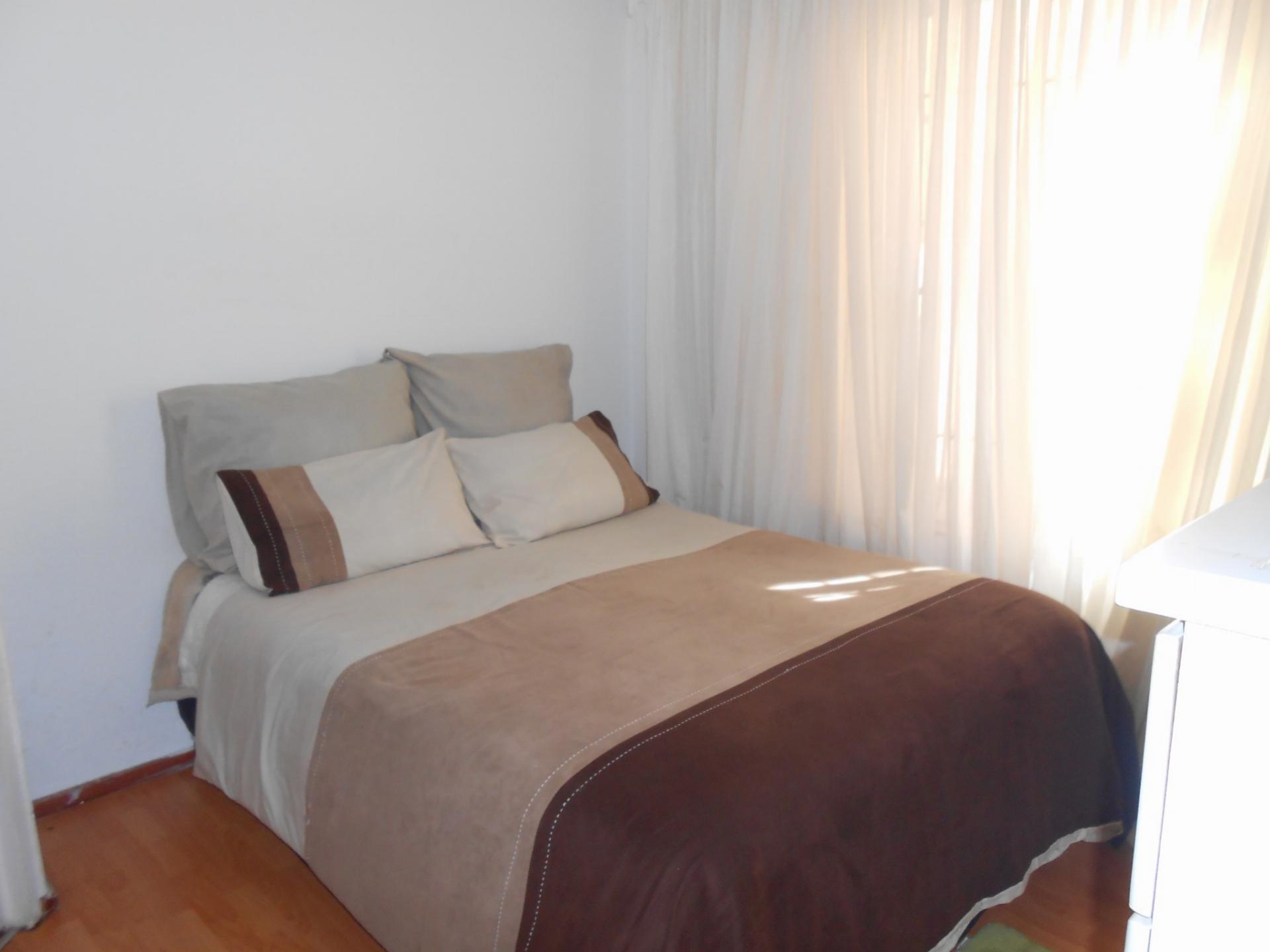 Bed Room 2 - 10 square meters of property in Jeppestown