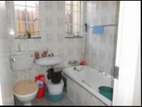 Bathroom 1 - 4 square meters of property in Jeppestown