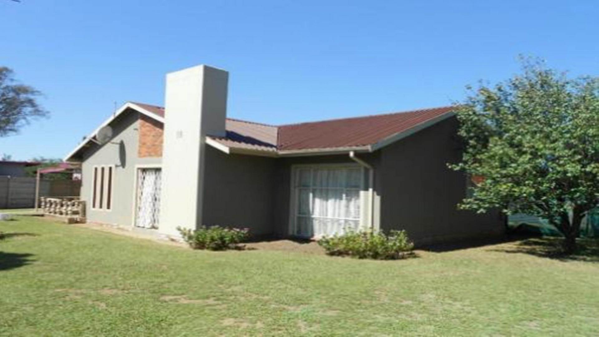 Front View of property in BARRY HERTZOG PARK