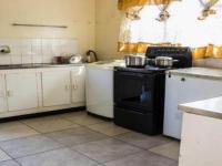 Kitchen - 14 square meters of property in BARRY HERTZOG PARK