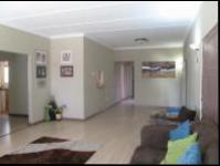 Lounges - 26 square meters of property in Elspark