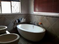 Main Bathroom - 9 square meters of property in Aerorand - MP