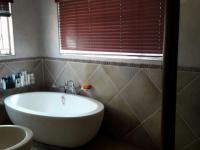 Main Bathroom - 9 square meters of property in Aerorand - MP