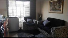 Lounges - 6 square meters of property in Jabulani