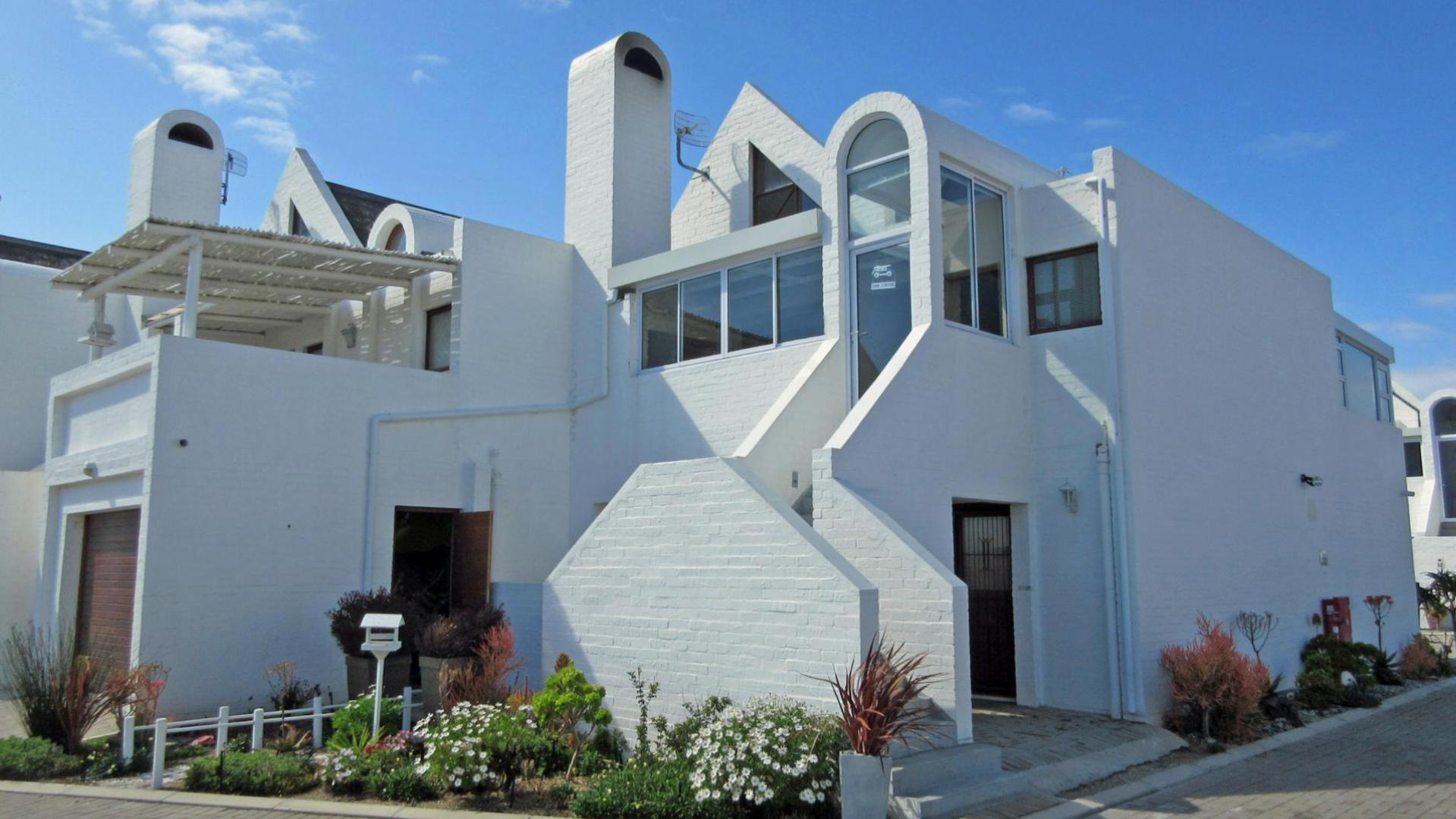 Front View of property in Dwarskersbos